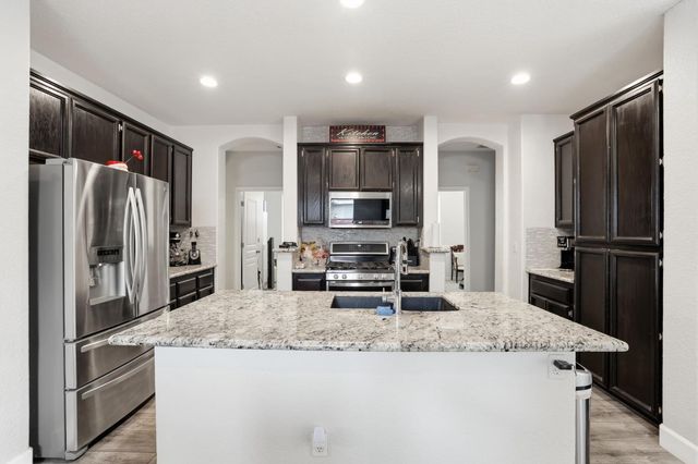 130 Groth Cir, Sacramento, CA 95834