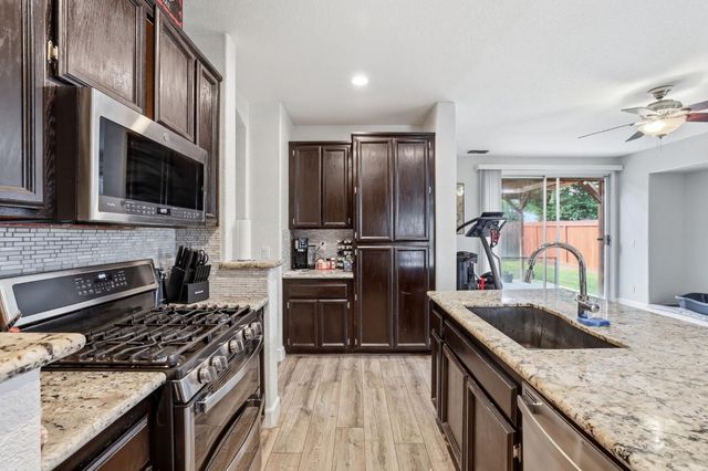 130 Groth Cir, Sacramento, CA 95834