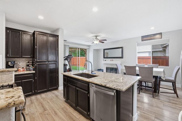 130 Groth Cir, Sacramento, CA 95834