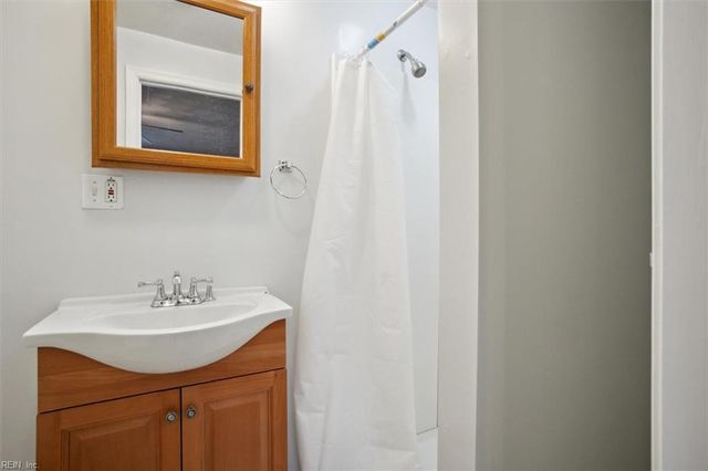5926 Madison AVE, Newport News, VA 23605