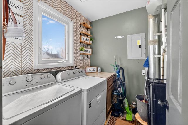 8915 Deering Street, Livonia, MI 48150