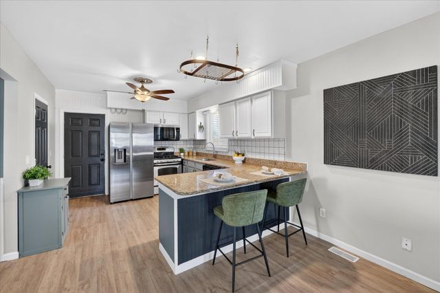 8915 Deering Street, Livonia, MI 48150