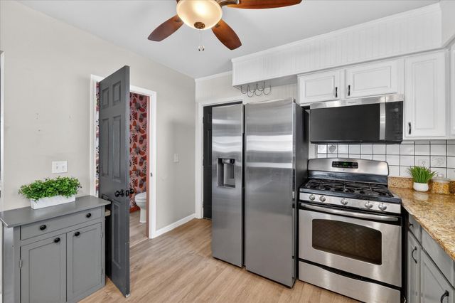 8915 Deering Street, Livonia, MI 48150