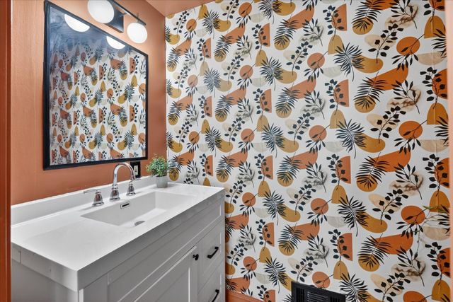 8915 Deering Street, Livonia, MI 48150