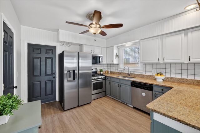 8915 Deering Street, Livonia, MI 48150