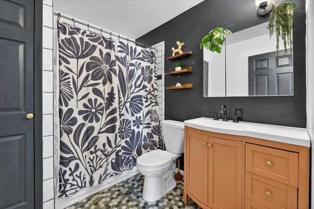 8915 Deering Street, Livonia, MI 48150