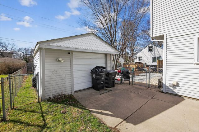 8915 Deering Street, Livonia, MI 48150