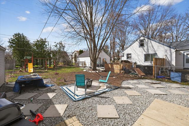 8915 Deering Street, Livonia, MI 48150