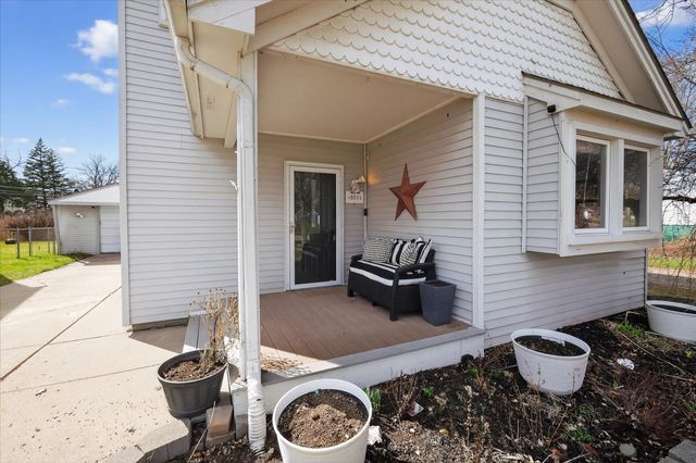 8915 Deering Street, Livonia, MI 48150