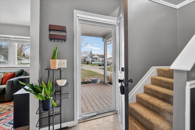 8915 Deering Street, Livonia, MI 48150