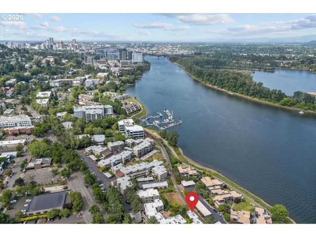 5858 S RIVERIDGE Ln 24, Portland, OR 97239