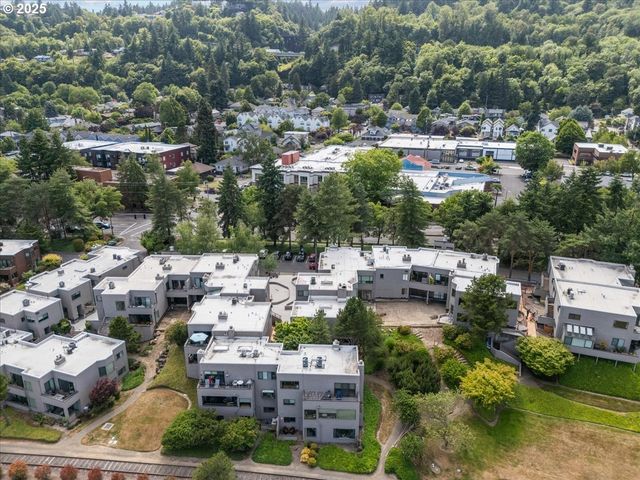 5858 S RIVERIDGE Ln 24, Portland, OR 97239