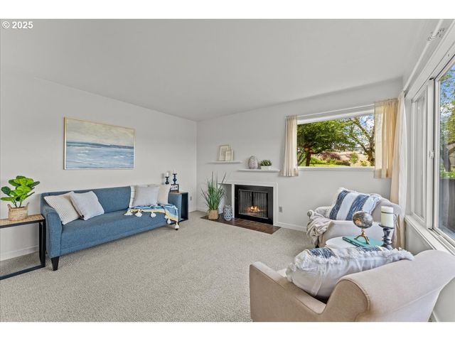 5858 S RIVERIDGE Ln 24, Portland, OR 97239