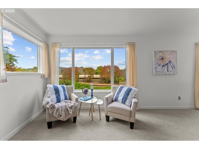 5858 S RIVERIDGE Ln 24, Portland, OR 97239