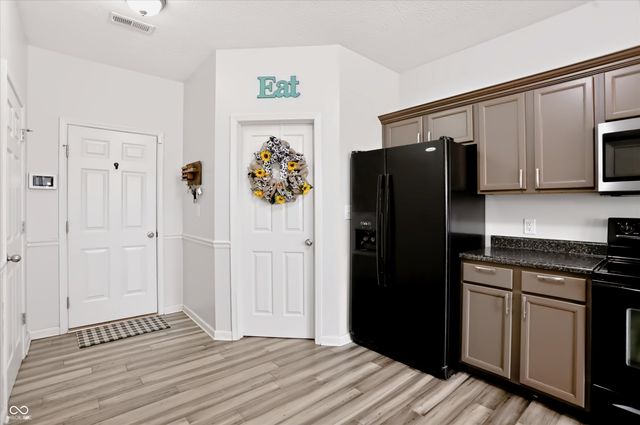 3392 Roundlake Lane, Whitestown, IN 46075