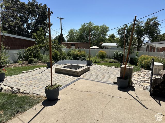 890 E BROOKSHIRE DR, Kaysville, UT 84037