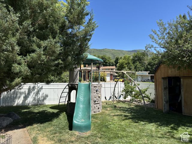 890 E BROOKSHIRE DR, Kaysville, UT 84037
