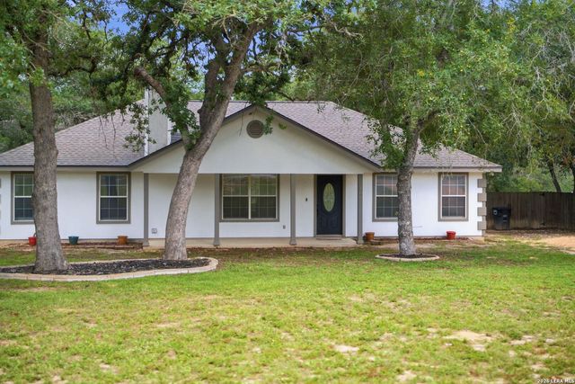 104 Shadow Woods, La Vernia, TX 78121