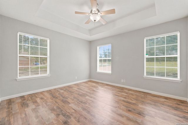 104 Shadow Woods, La Vernia, TX 78121