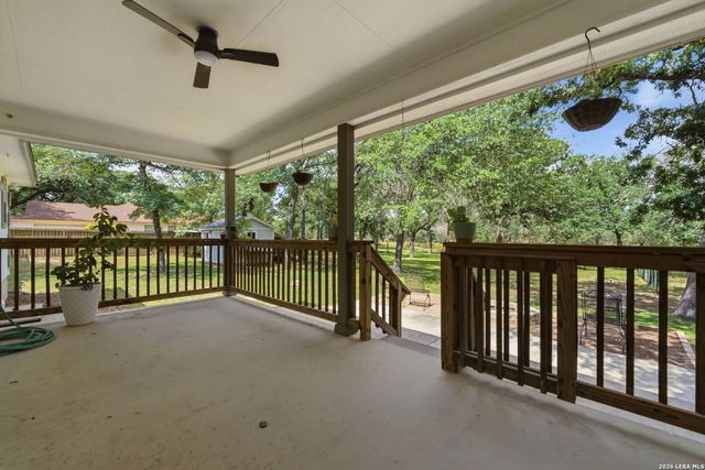 104 Shadow Woods, La Vernia, TX 78121