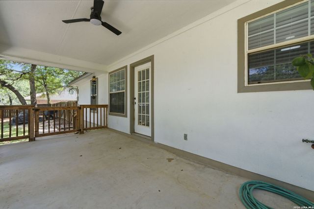 104 Shadow Woods, La Vernia, TX 78121