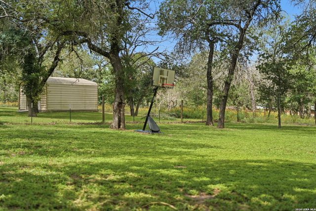 104 Shadow Woods, La Vernia, TX 78121