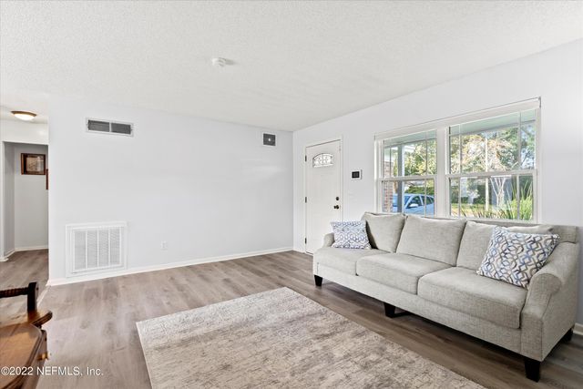 8440 FROST Street N, Jacksonville, FL 32221