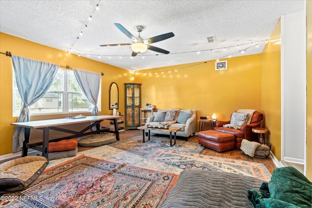 8440 FROST Street N, Jacksonville, FL 32221