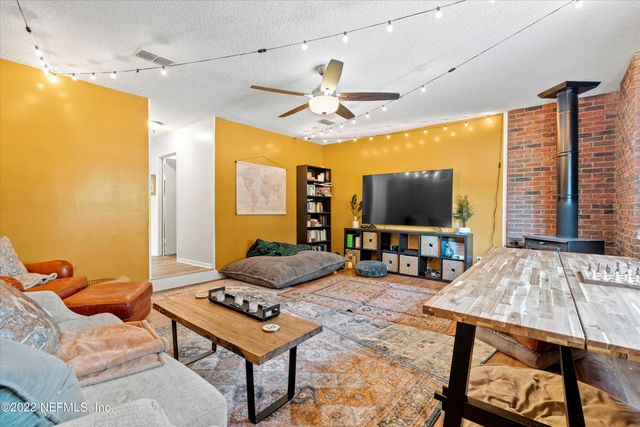 8440 FROST Street N, Jacksonville, FL 32221