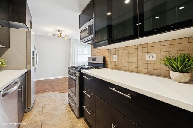 620 Trace Drive 207, Buffalo Grove, IL 60089