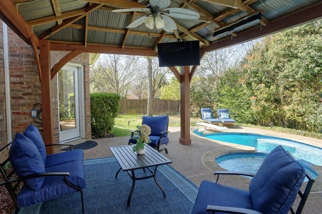 306 Waterford Court, Southlake, TX 76092