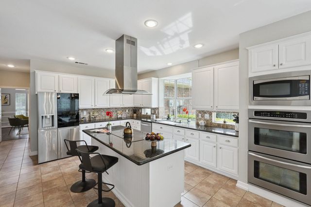 306 Waterford Court, Southlake, TX 76092