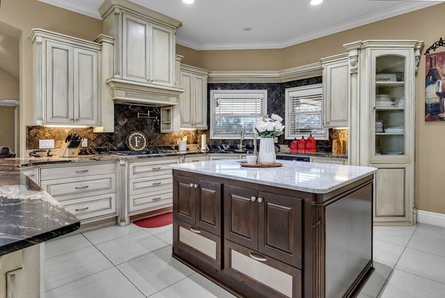 5498 Lonesome Dove, Robstown, TX 78380