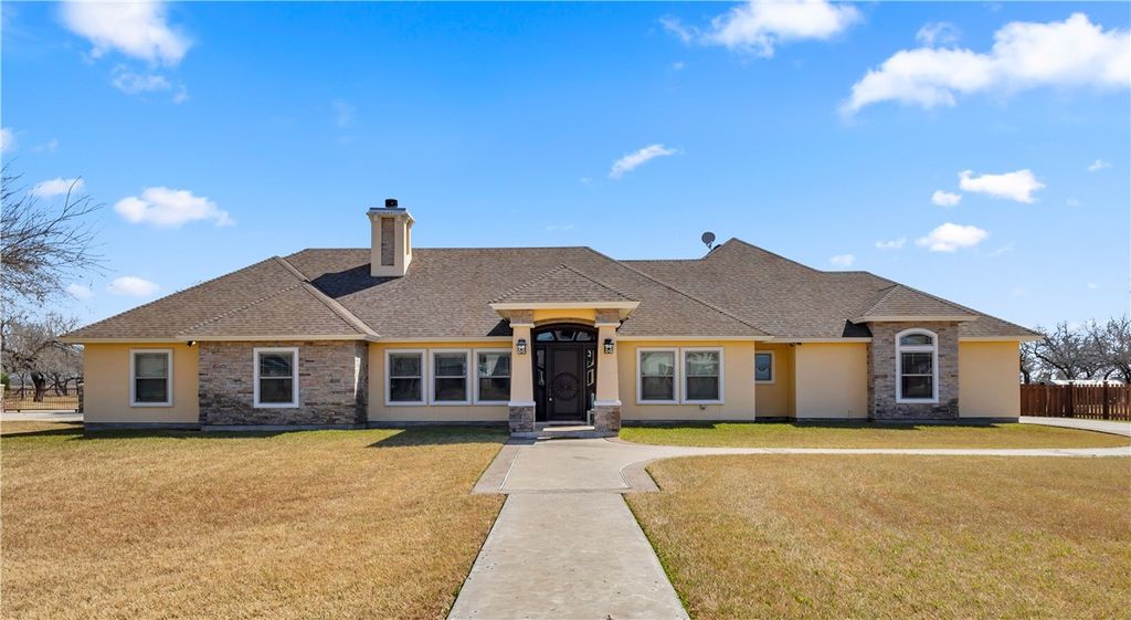 5498 Lonesome Dove, Robstown, TX 78380