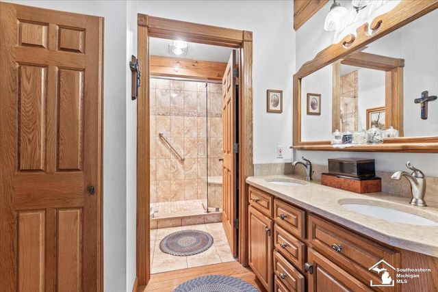 7577 S Huron River Drive, South Rockwood, MI 48179