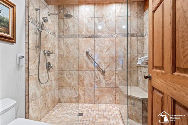 7577 S Huron River Drive, South Rockwood, MI 48179