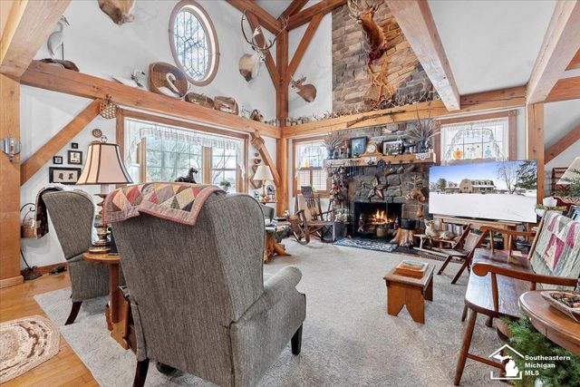 7577 S Huron River Drive, South Rockwood, MI 48179