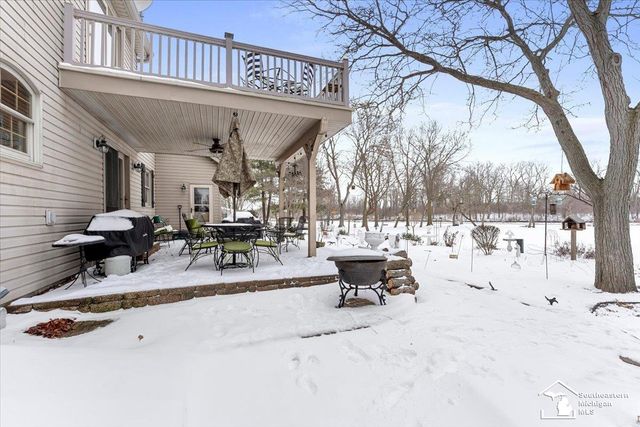 7577 S Huron River Drive, South Rockwood, MI 48179