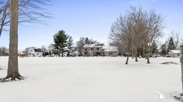 7577 S Huron River Drive, South Rockwood, MI 48179