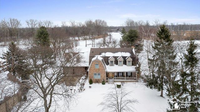 7577 S Huron River Drive, South Rockwood, MI 48179