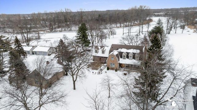 7577 S Huron River Drive, South Rockwood, MI 48179