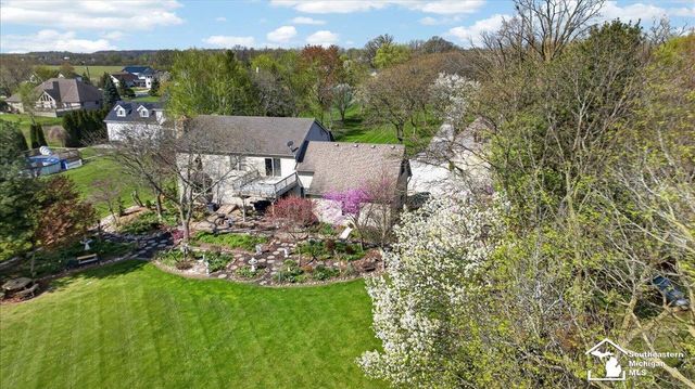 7577 S Huron River Drive, South Rockwood, MI 48179