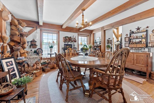 7577 S Huron River Drive, South Rockwood, MI 48179