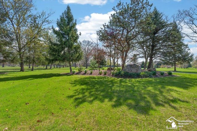7577 S Huron River Drive, South Rockwood, MI 48179