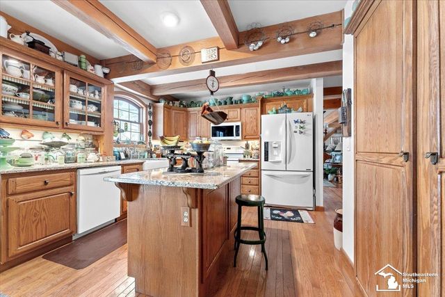 7577 S Huron River Drive, South Rockwood, MI 48179