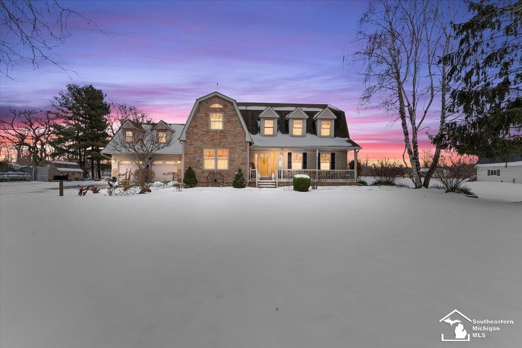 7577 S Huron River Drive, South Rockwood, MI 48179