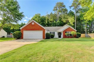 437 Crested View Drive, Loganville, GA 30052