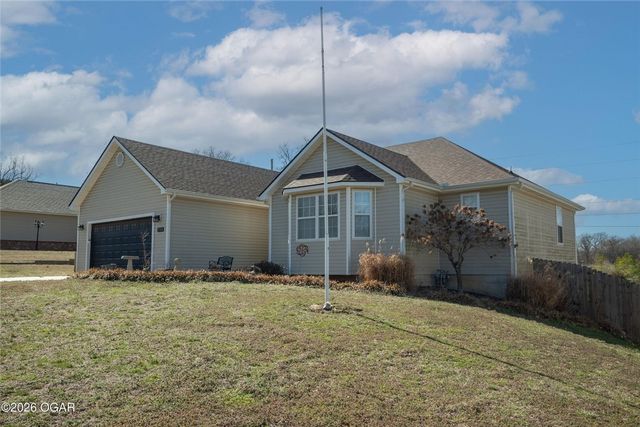 2724 N Missouri Avenue, Joplin, MO 64801