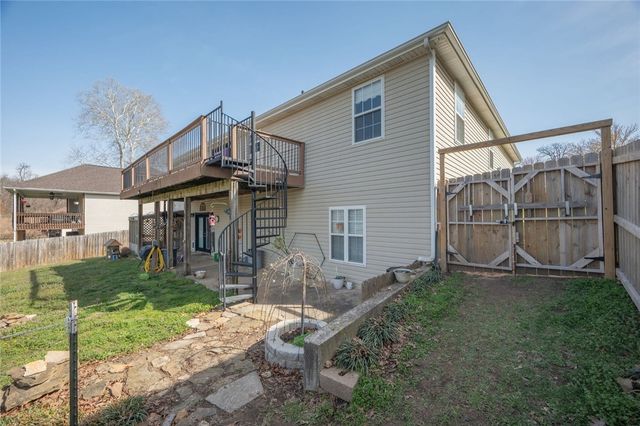 2724 N Missouri Avenue, Joplin, MO 64801