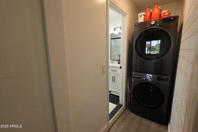 1011 W Elna Rae Street, Tempe, AZ 85281